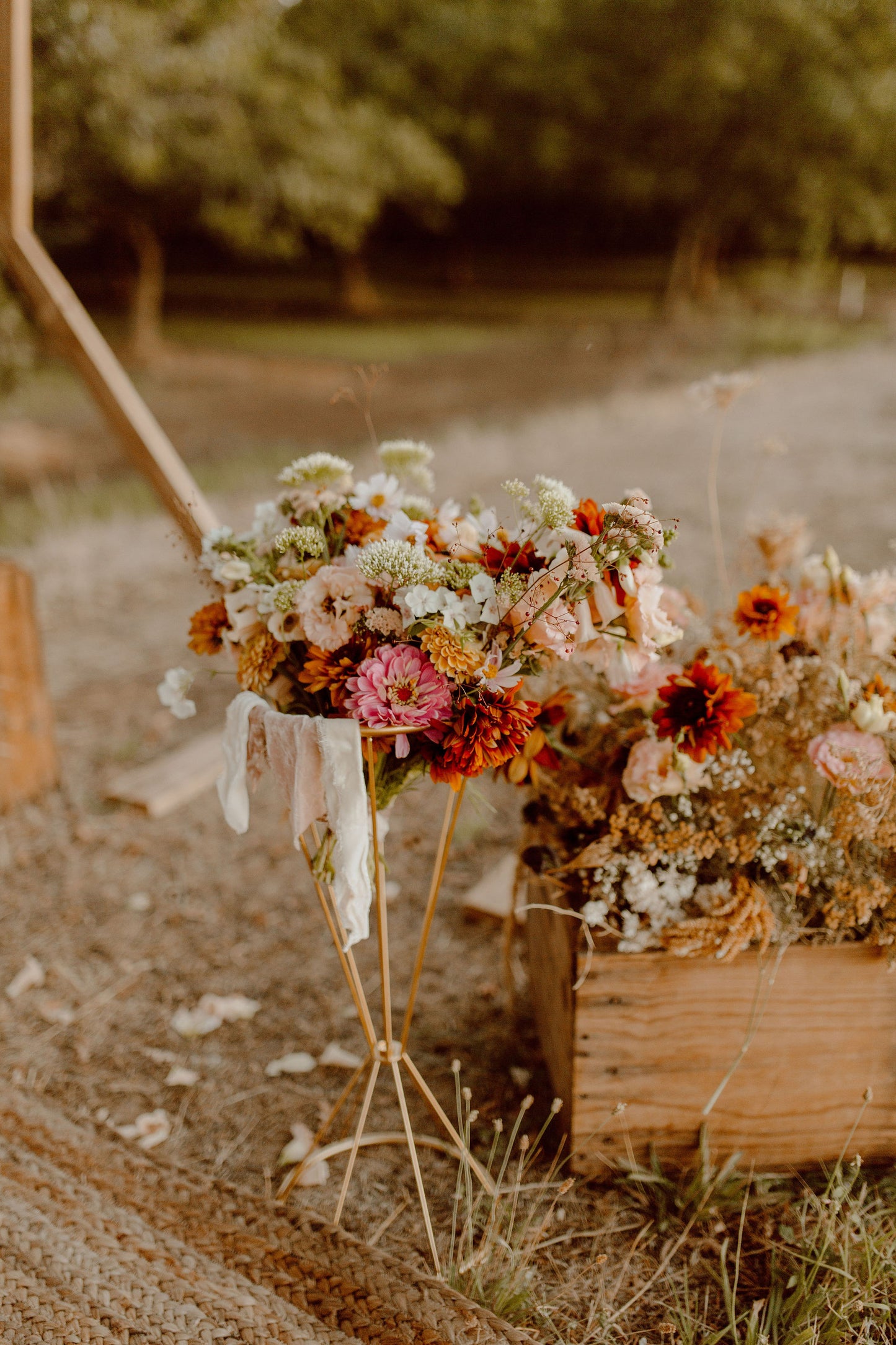 Farmers pick Bridal Bouquet, size Grande (October-February)